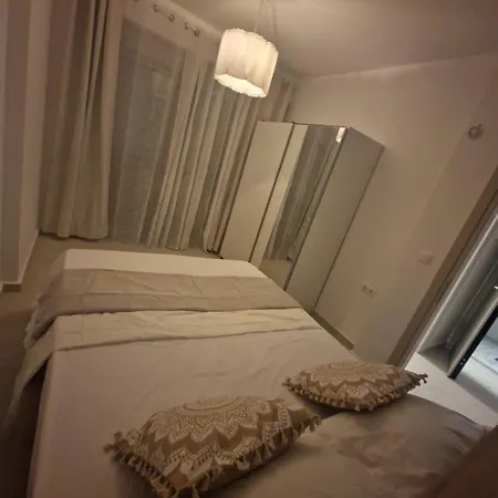 Luxury Ella 公寓 尼基季